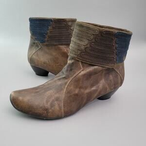 Think! Womens 7 Brown Leather Boots Kitten Heel Casual Comfort Ankle Bootie